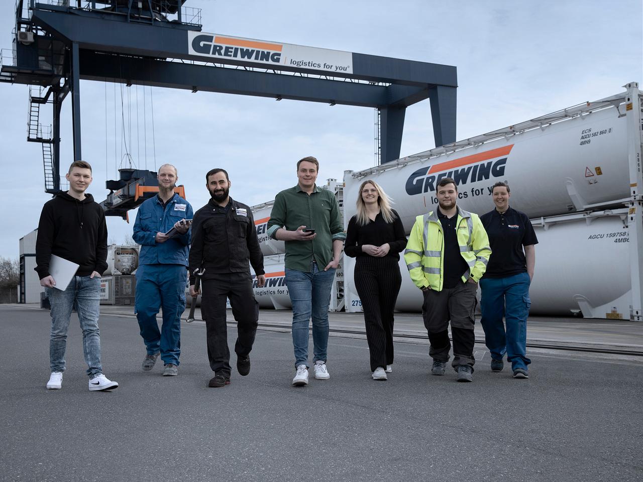 GREIWING Team auf Firmengelände