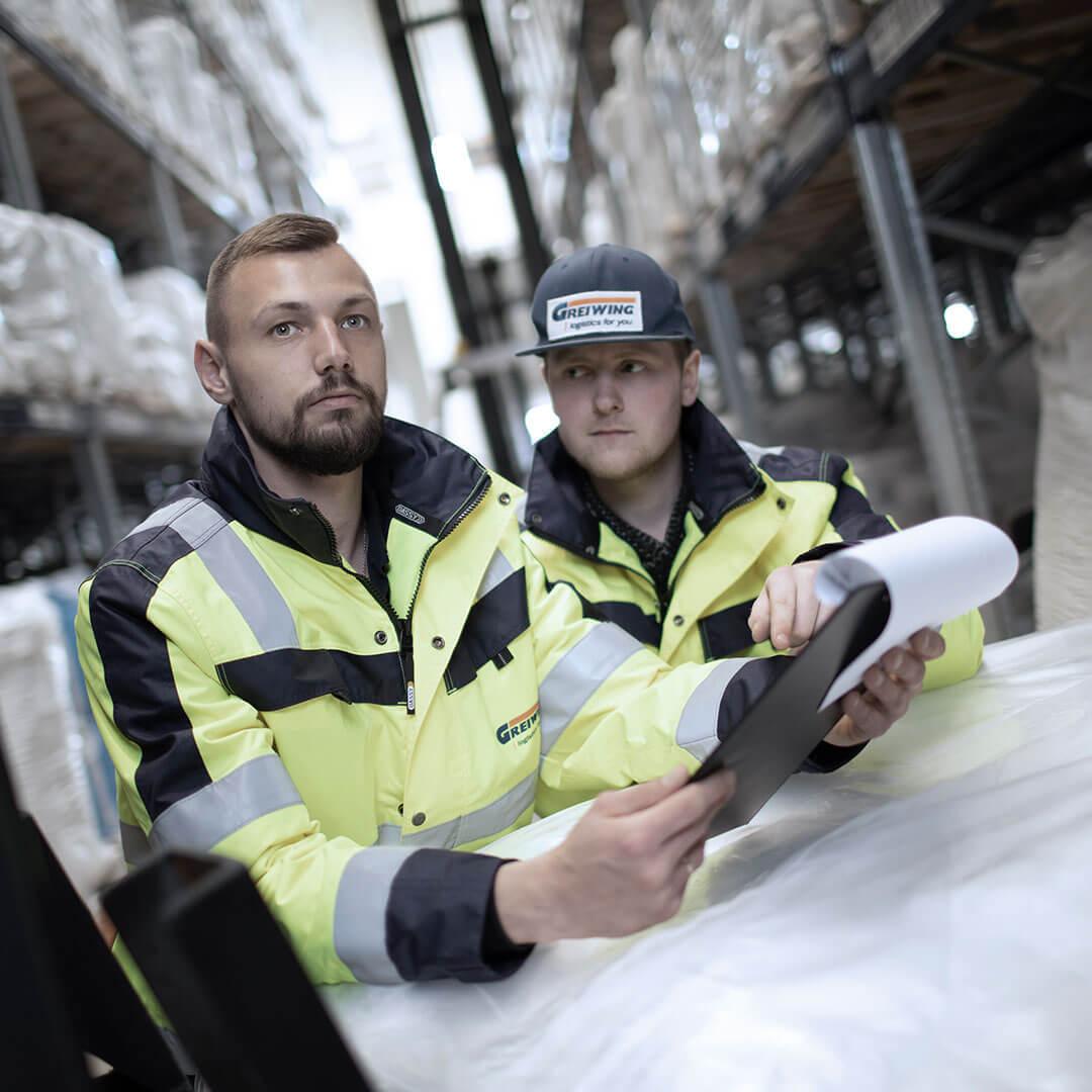 GREIWING Mitarbeiter im Lager