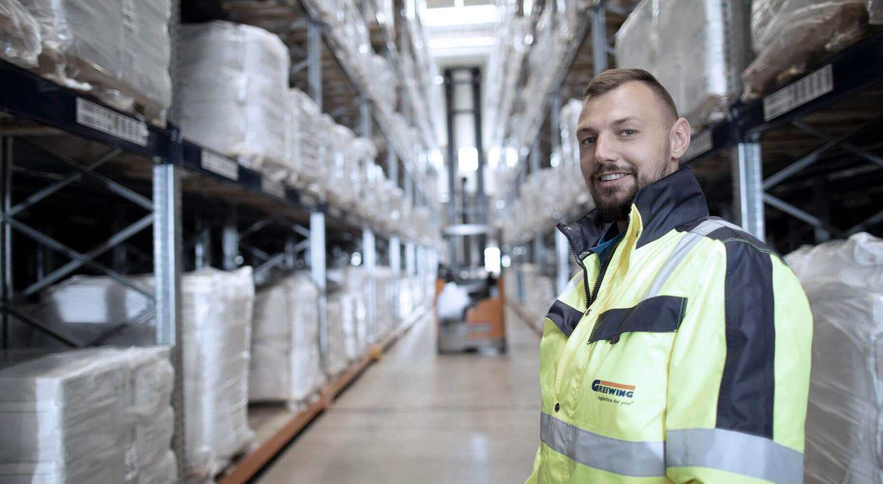 GREIWING Mitarbeiter im Lager